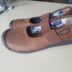 KEEN Leather Mary Janes 6.5